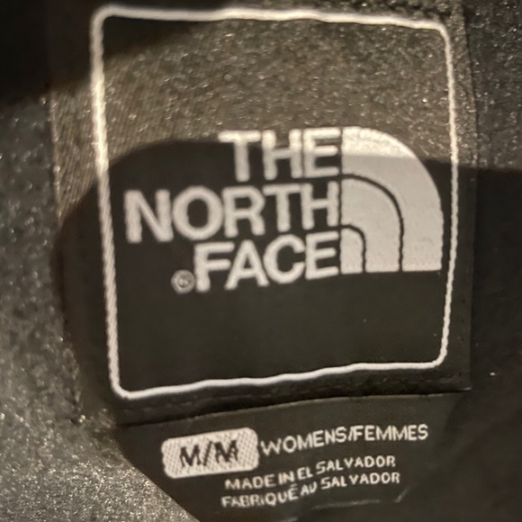 North Face Classic Black Jacket women’s - Picture 2 of 3